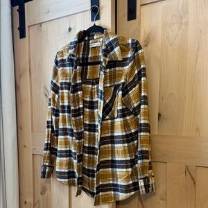 Arizona Jean Company Women's Plaid Long Sleeve - Brown and Black